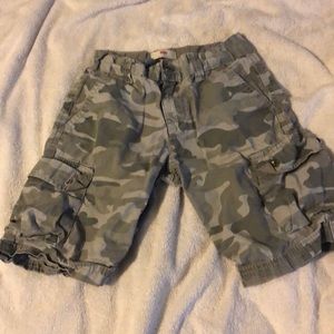 Levi Cargo Shorts. Boys.